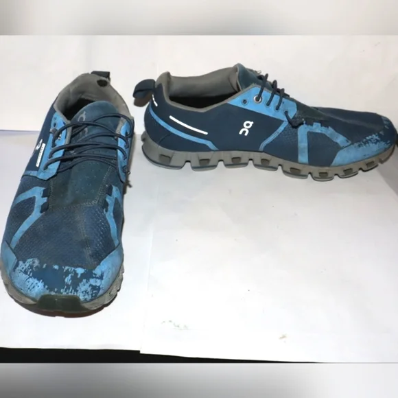 On CLOUD ON running TEAL SNEAKERS - Picture 6 of 9